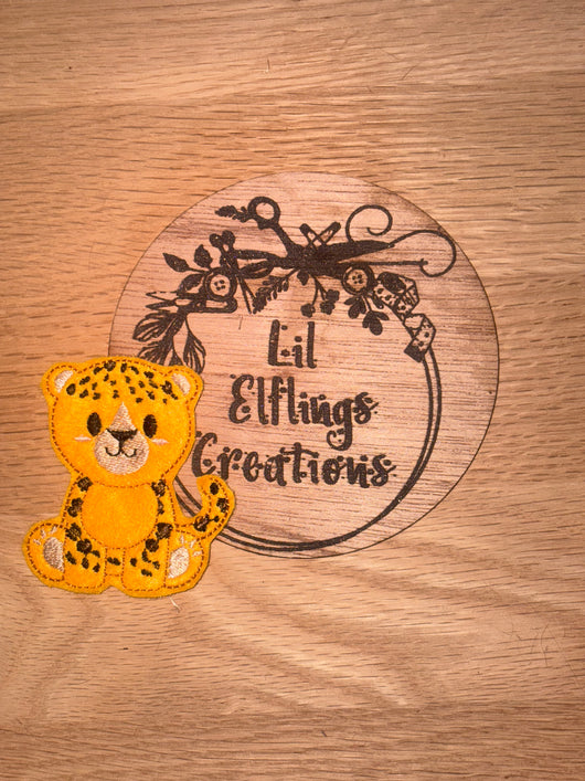 Cheetah finger puppet